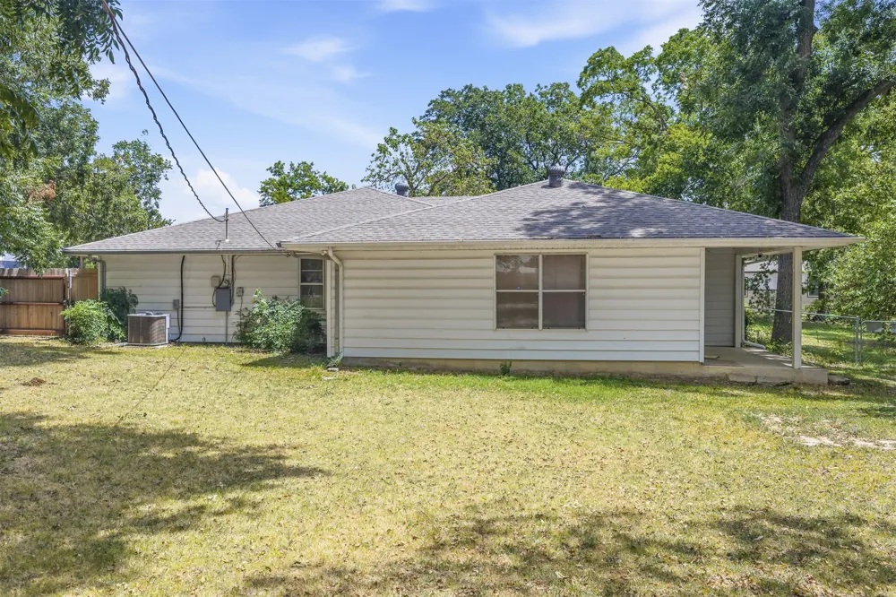1415 Holt Street Ardmore, OK 73401