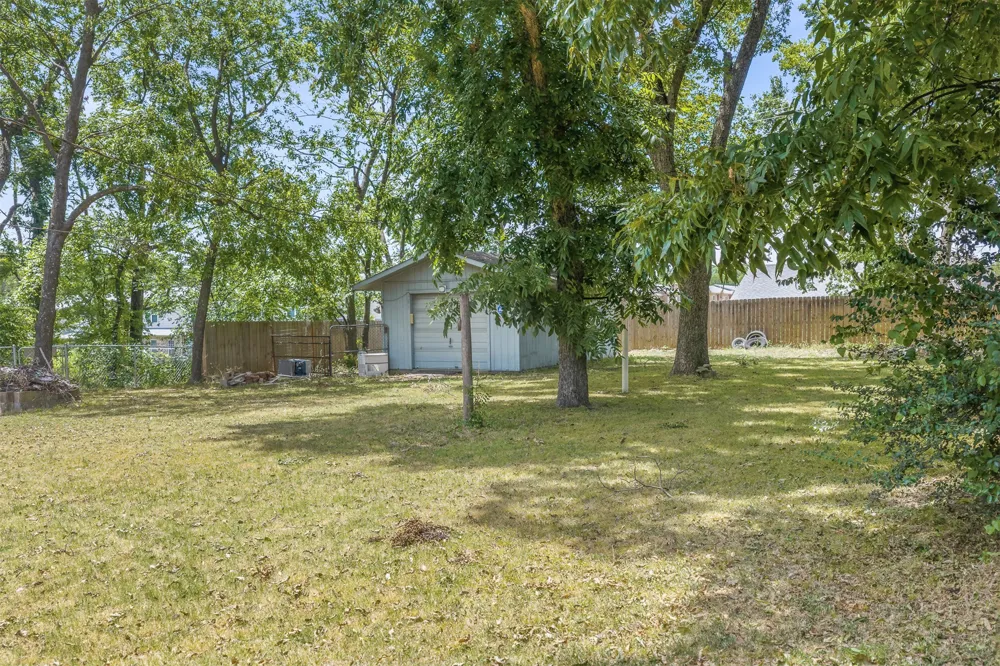 1415 Holt Street Ardmore, OK 73401