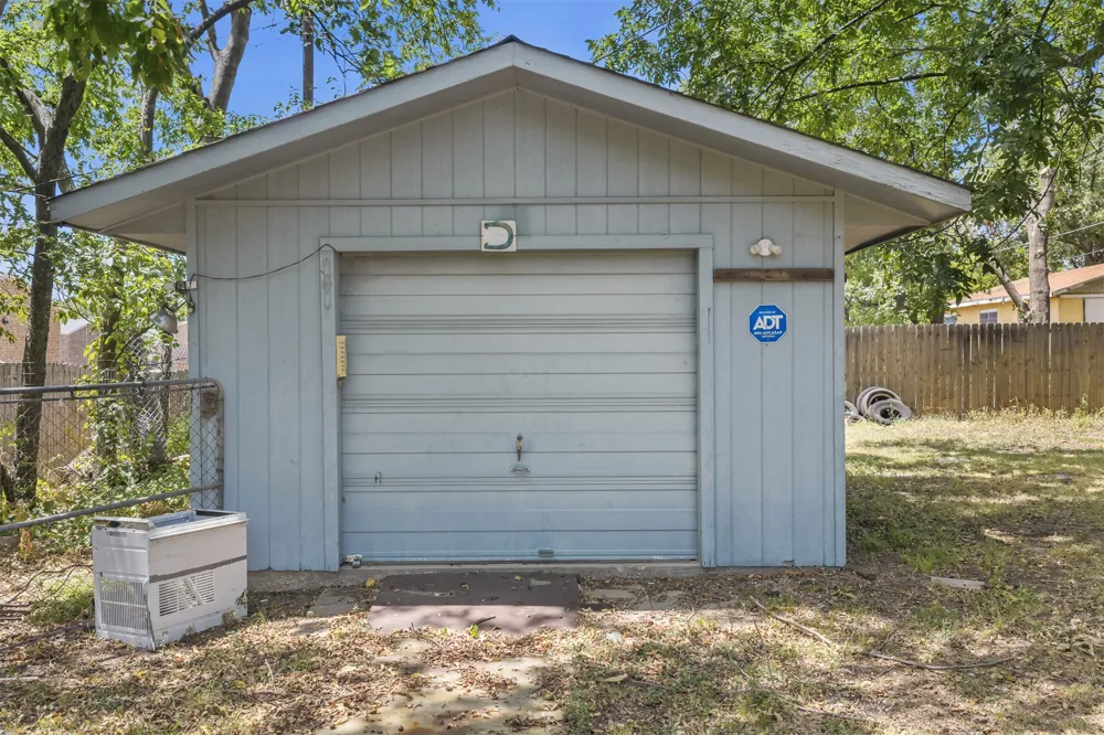 1415 Holt Street Ardmore, OK 73401