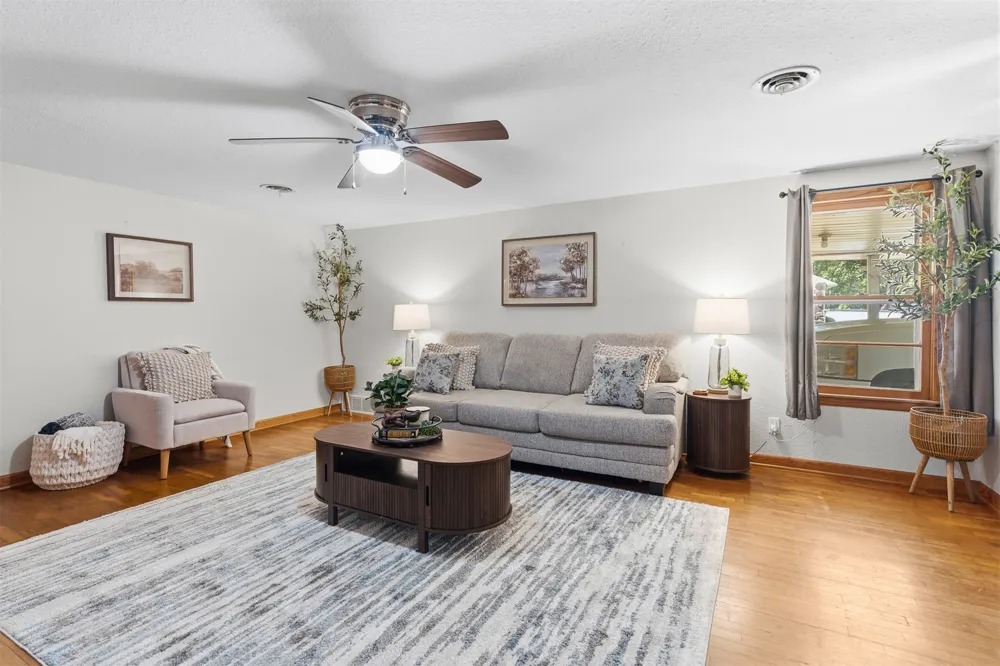 1415 Holt Street Ardmore, OK 73401