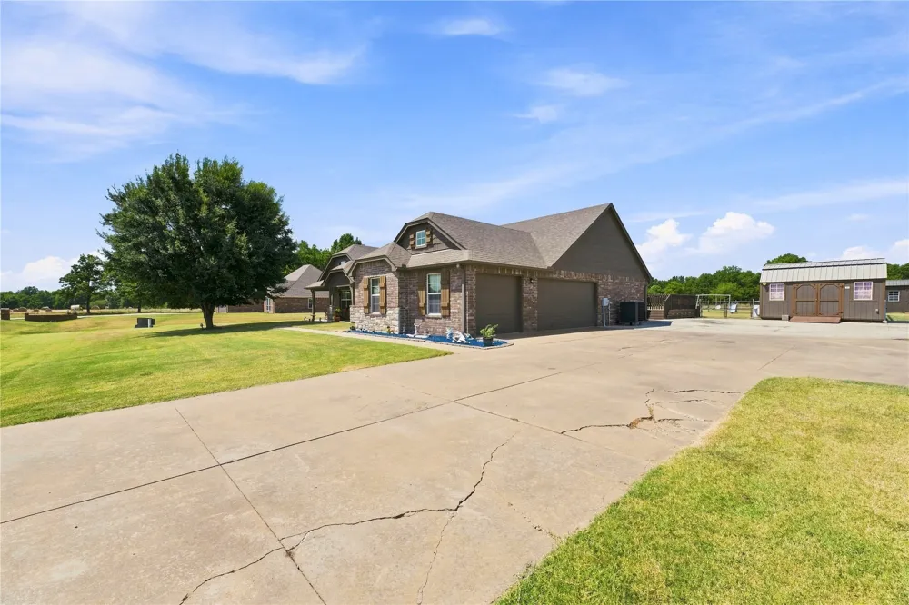 1759 Caddo Street Oologah, OK 74053