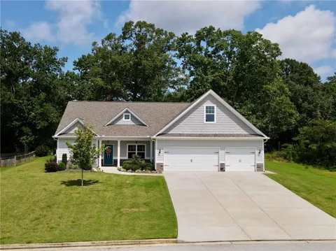 35 Clydesdale Court
