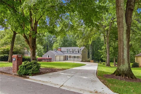 2033 Hessian Court