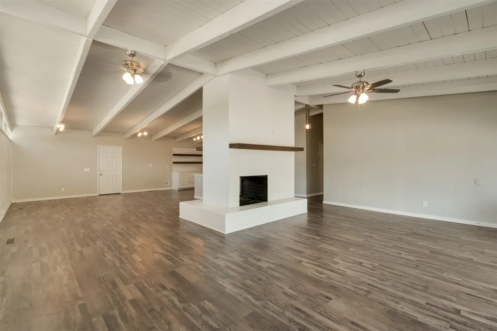 502 W Texas Avenue Iowa Park, TX 76367