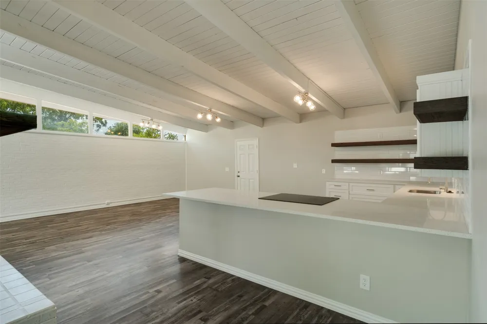 502 W Texas Avenue Iowa Park, TX 76367