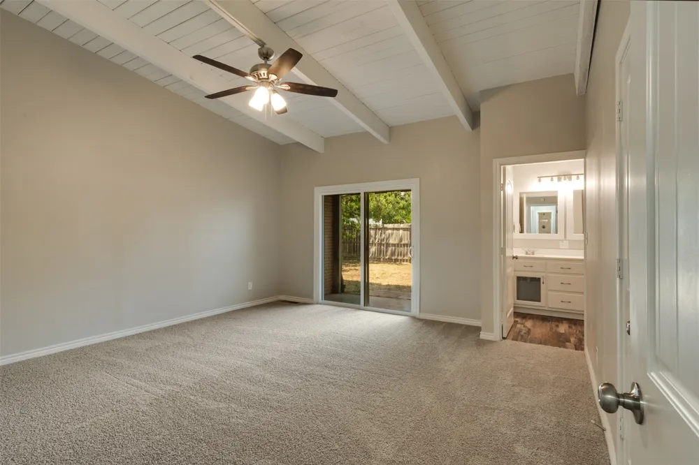 502 W Texas Avenue Iowa Park, TX 76367