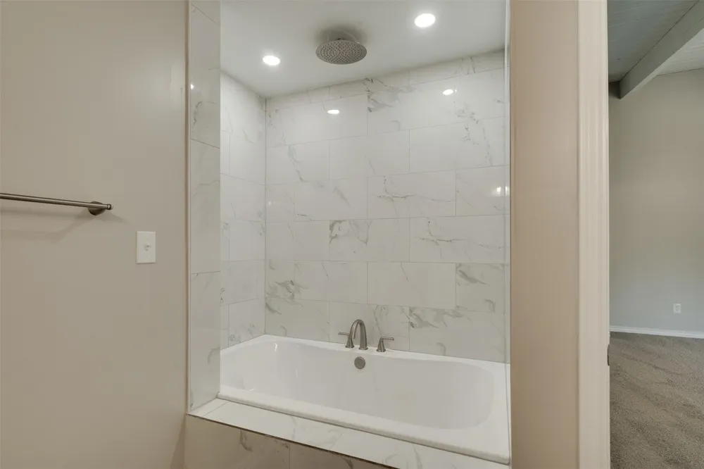 502 W Texas Avenue Iowa Park, TX 76367