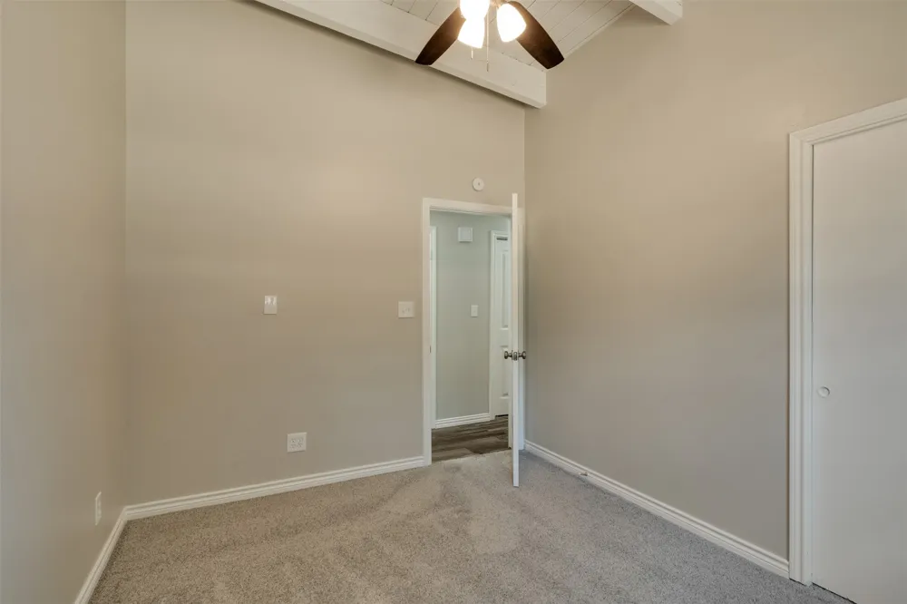 502 W Texas Avenue Iowa Park, TX 76367