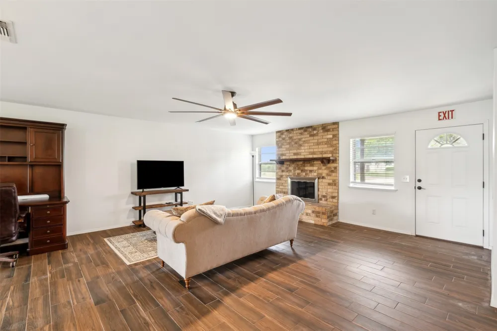 430 County Road 447 Eastland, TX 76448
