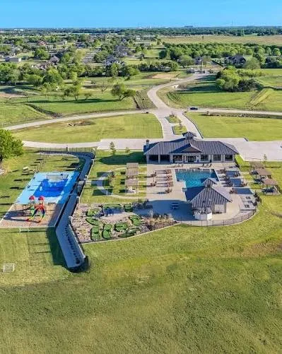 CABALLO Oak Leaf, TX 75154
