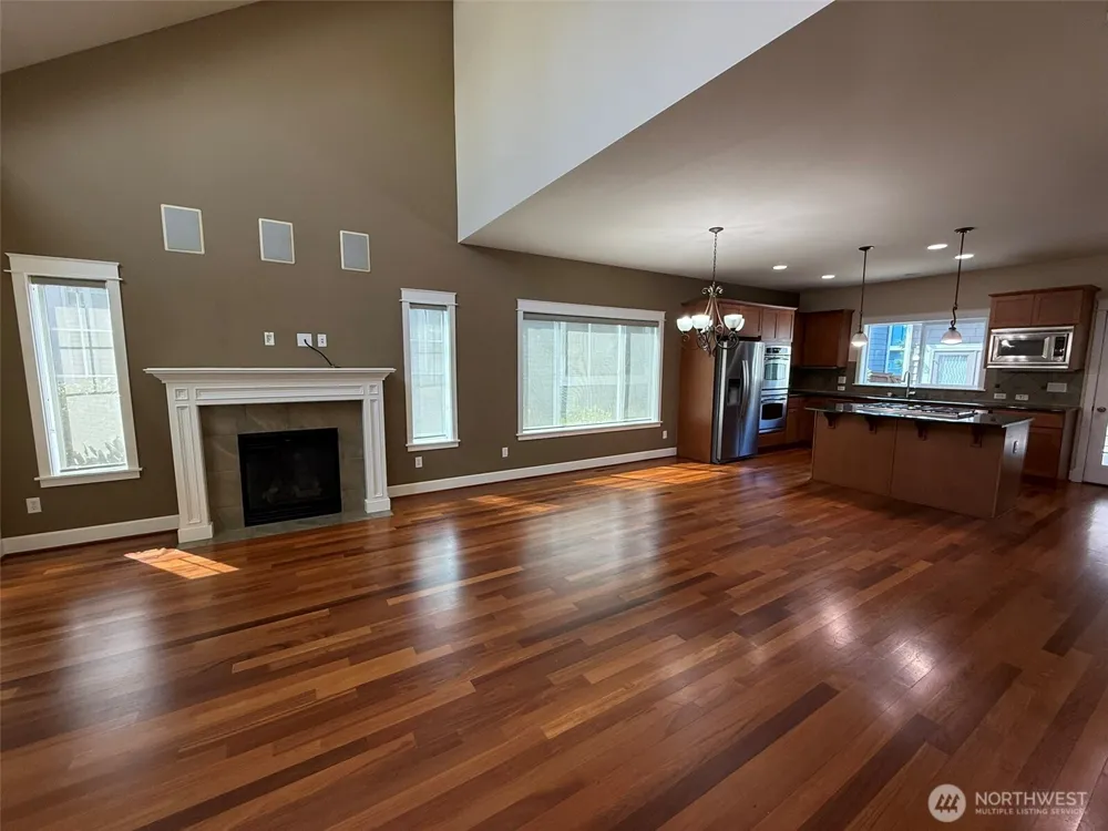 2593 22nd Avenue NE Issaquah, WA 98029