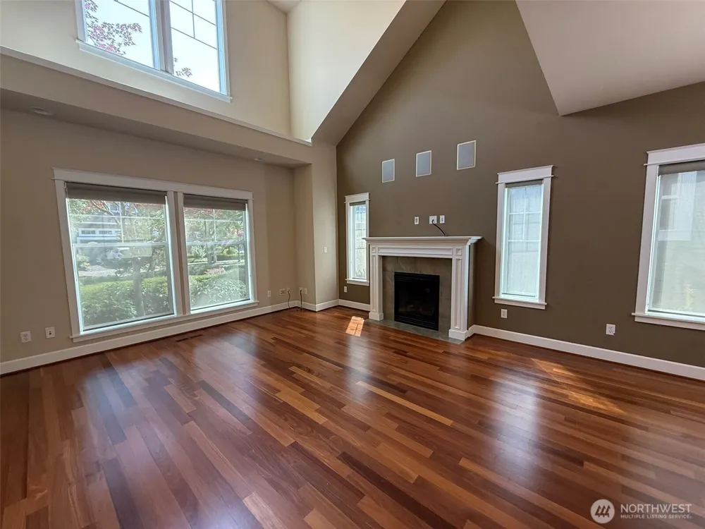 2593 22nd Avenue NE Issaquah, WA 98029