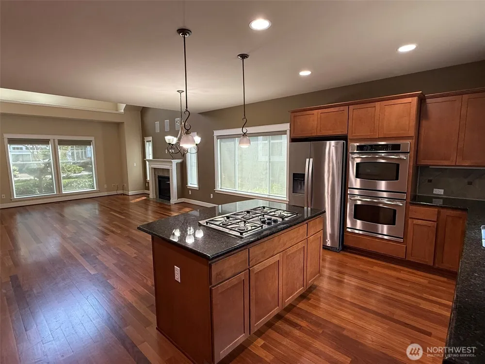 2593 22nd Avenue NE Issaquah, WA 98029