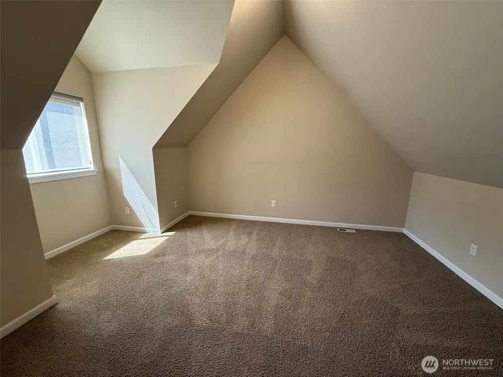 2593 22nd Avenue NE Issaquah, WA 98029