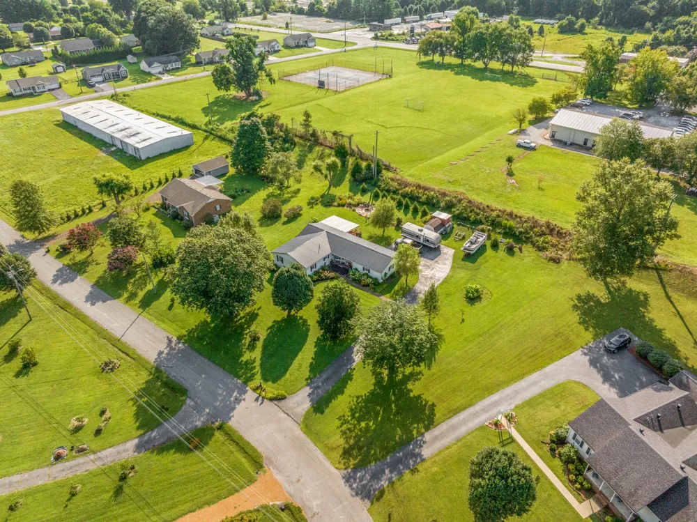 825 Apache Trl McMinnville, TN 37110