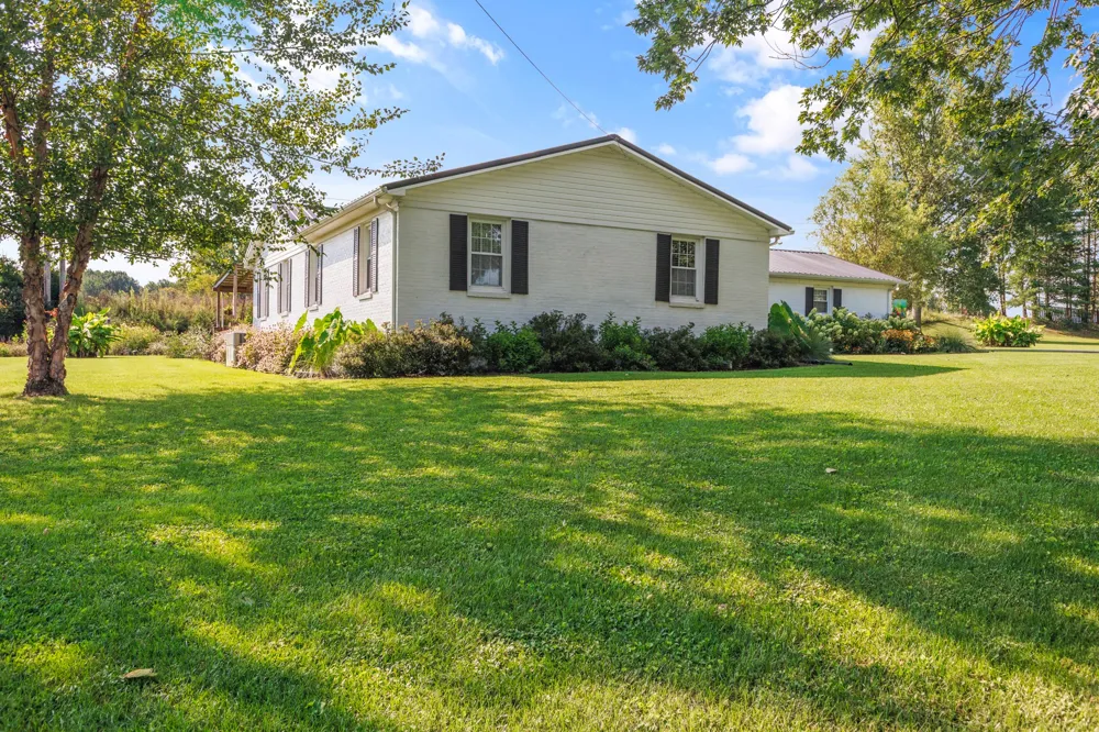 825 Apache Trl McMinnville, TN 37110