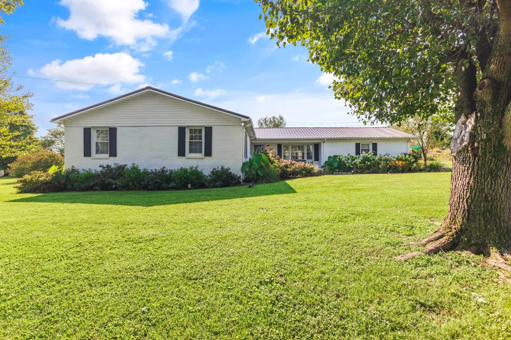 825 Apache Trl McMinnville, TN 37110