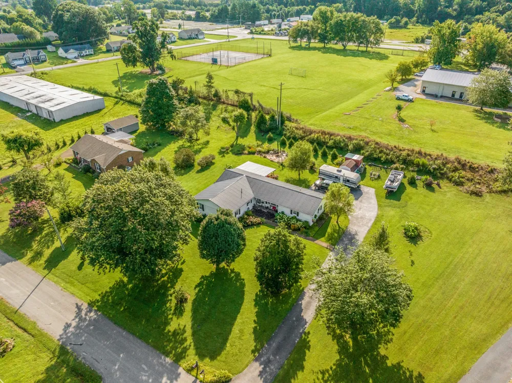 825 Apache Trl McMinnville, TN 37110