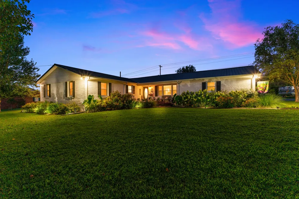825 Apache Trl McMinnville, TN 37110