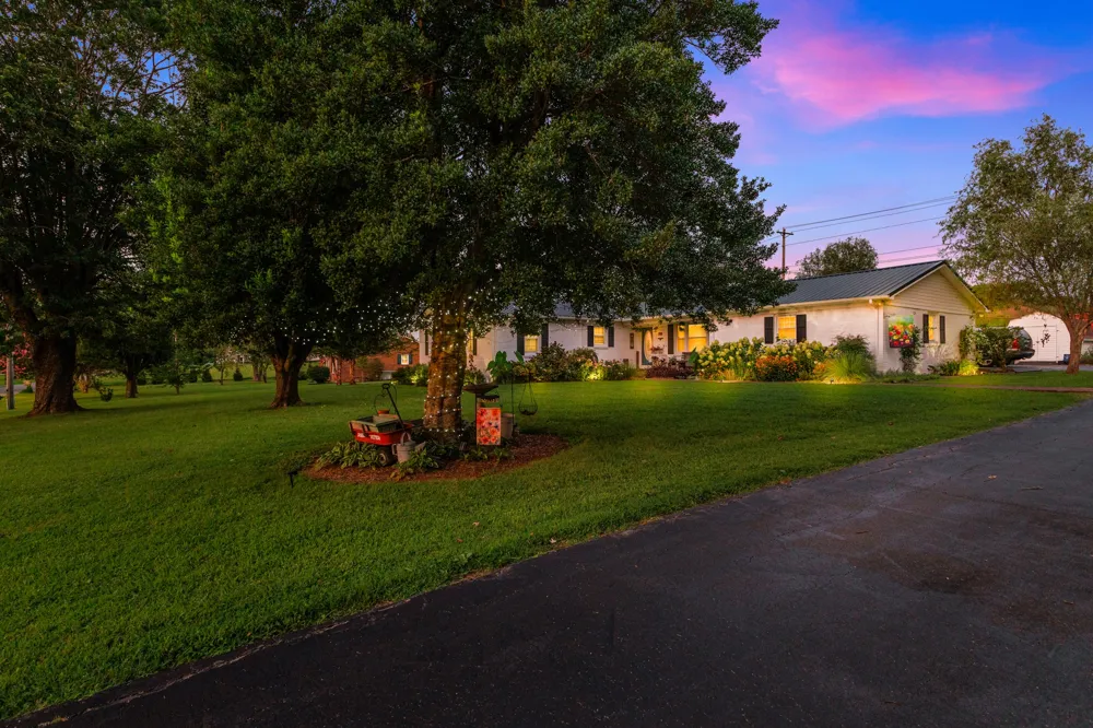 825 Apache Trl McMinnville, TN 37110