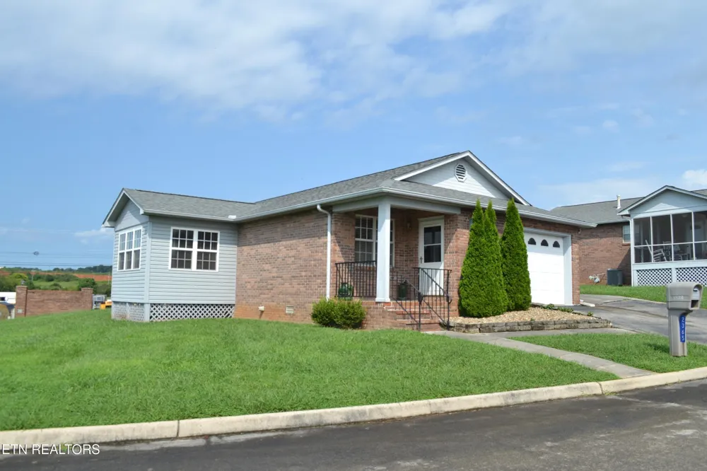 2365 Governors Court Maryville, TN 37801