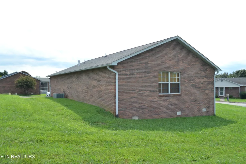 2365 Governors Court Maryville, TN 37801