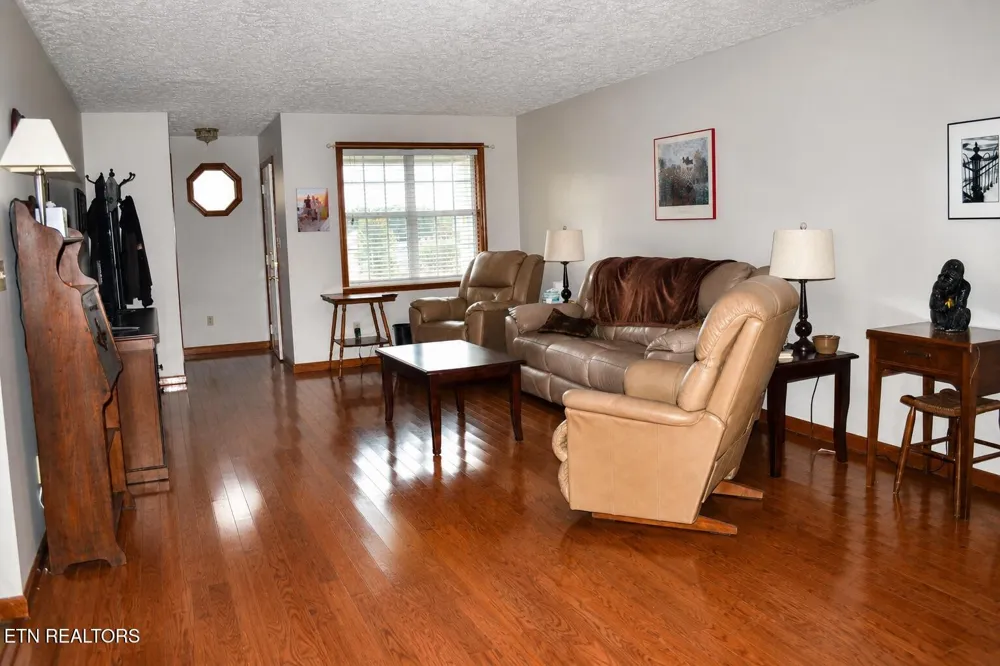 2365 Governors Court Maryville, TN 37801