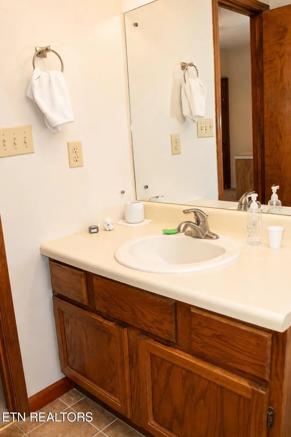 2365 Governors Court Maryville, TN 37801
