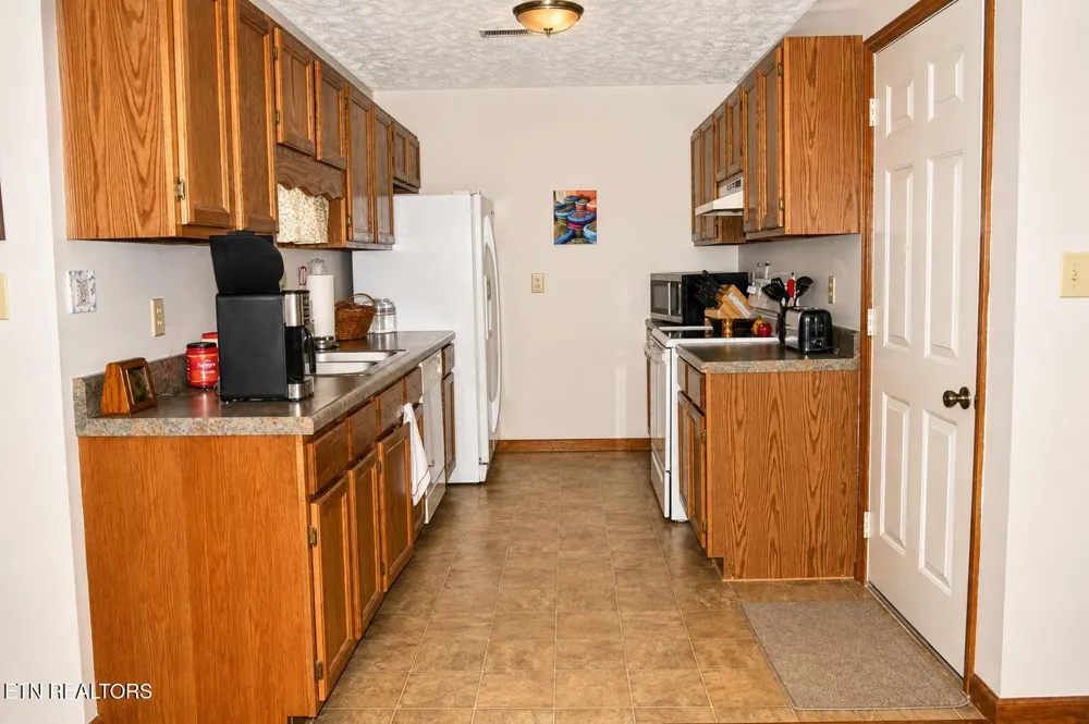 2365 Governors Court Maryville, TN 37801