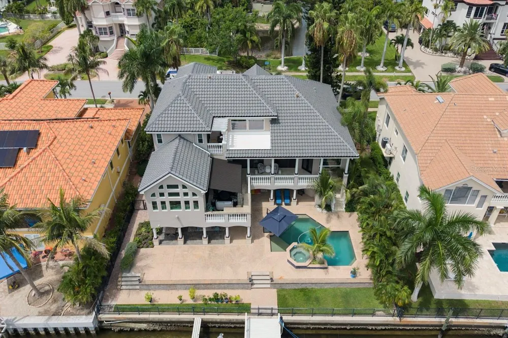 6113 PASADENA POINT BOULEVARD Gulfport, FL 33707