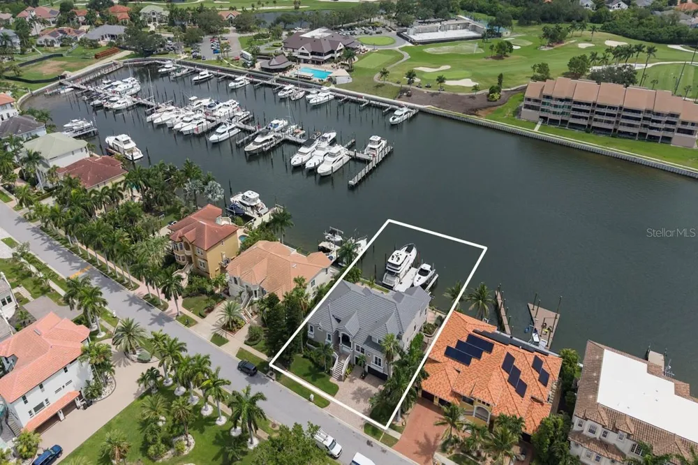 6113 PASADENA POINT BOULEVARD Gulfport, FL 33707