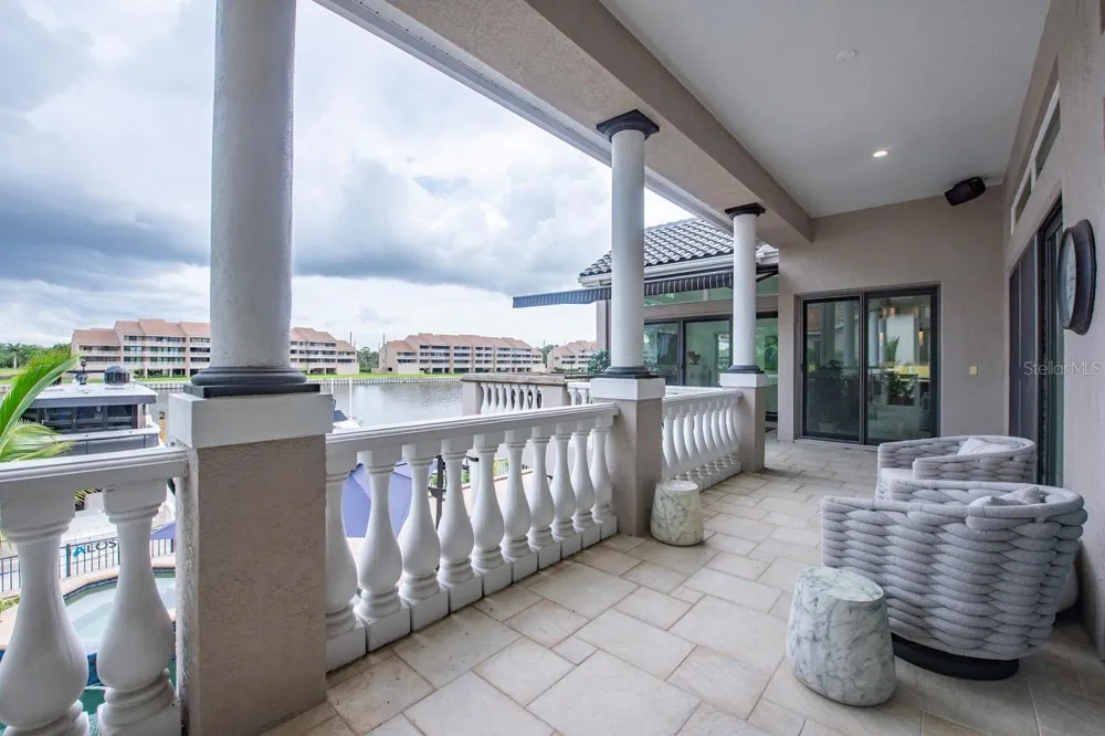 6113 PASADENA POINT BOULEVARD Gulfport, FL 33707