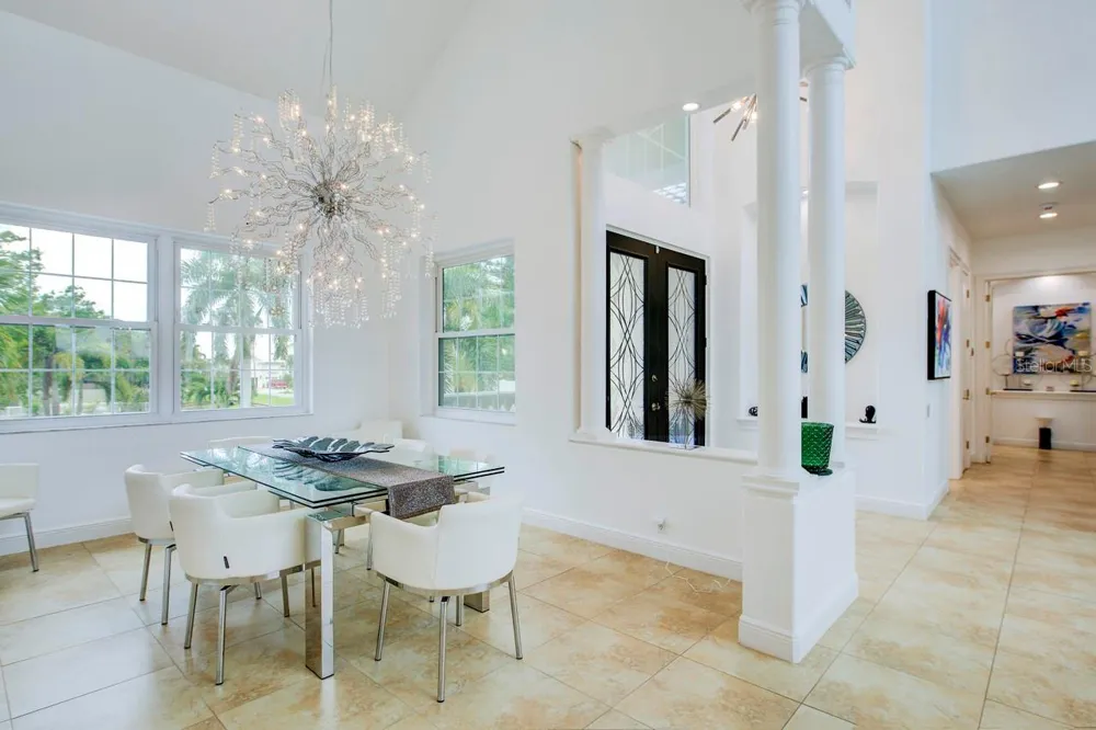 6113 PASADENA POINT BOULEVARD Gulfport, FL 33707
