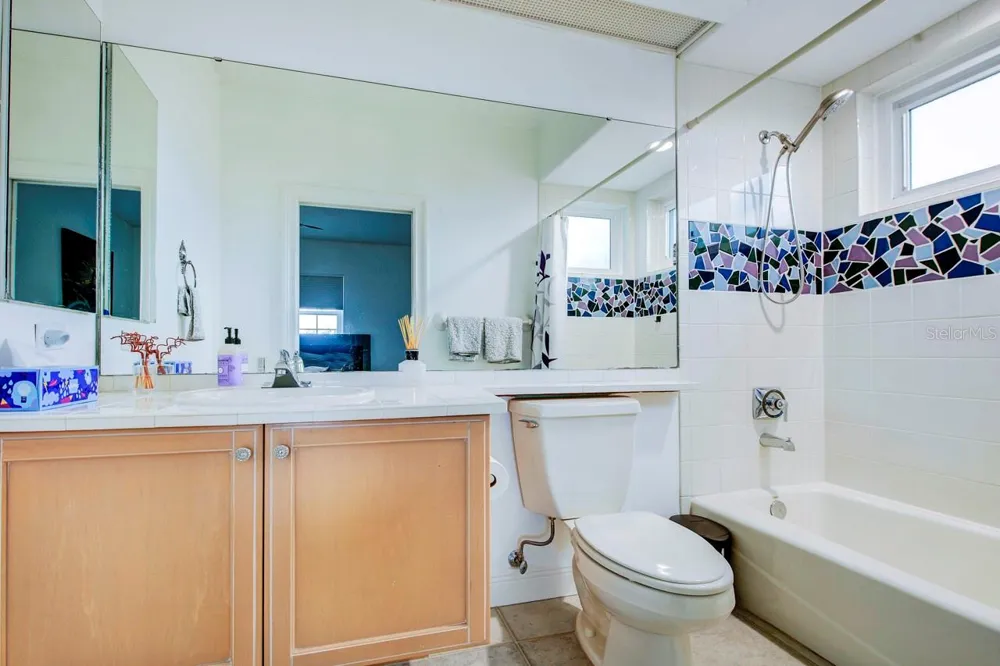 6113 PASADENA POINT BOULEVARD Gulfport, FL 33707