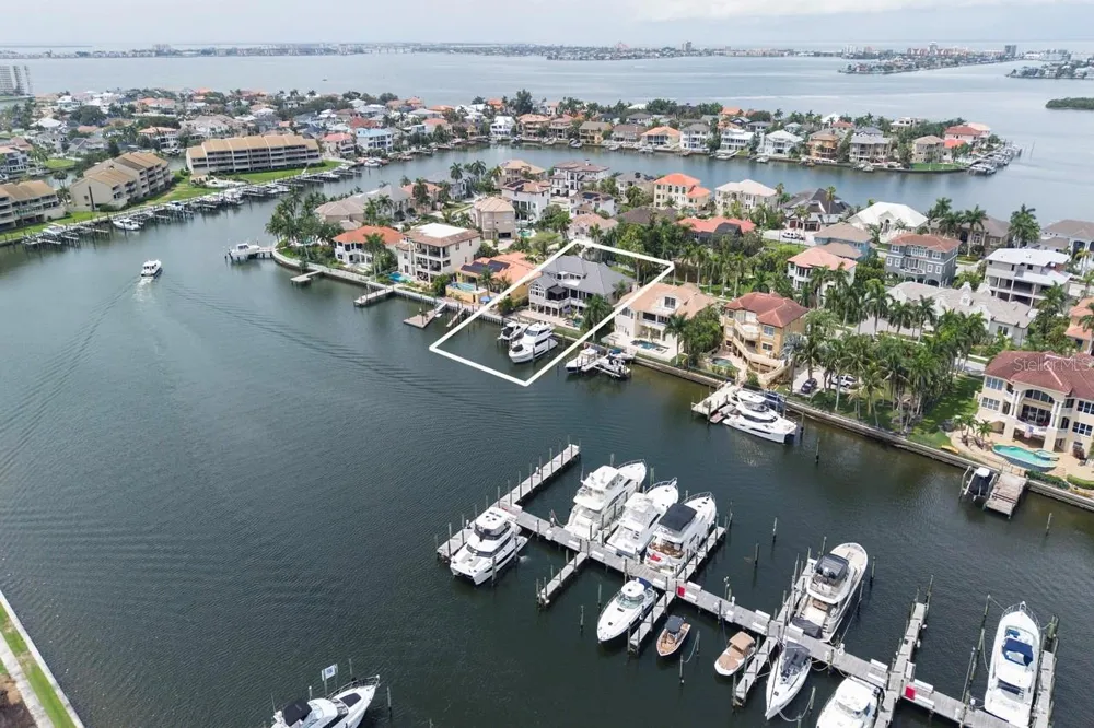 6113 PASADENA POINT BOULEVARD Gulfport, FL 33707