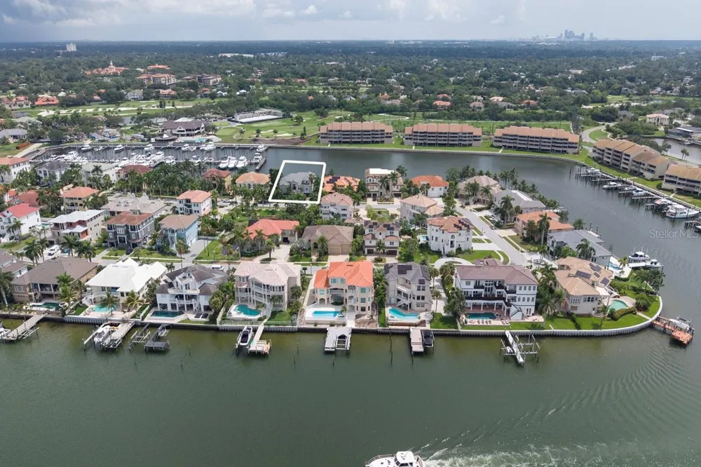 6113 PASADENA POINT BOULEVARD Gulfport, FL 33707