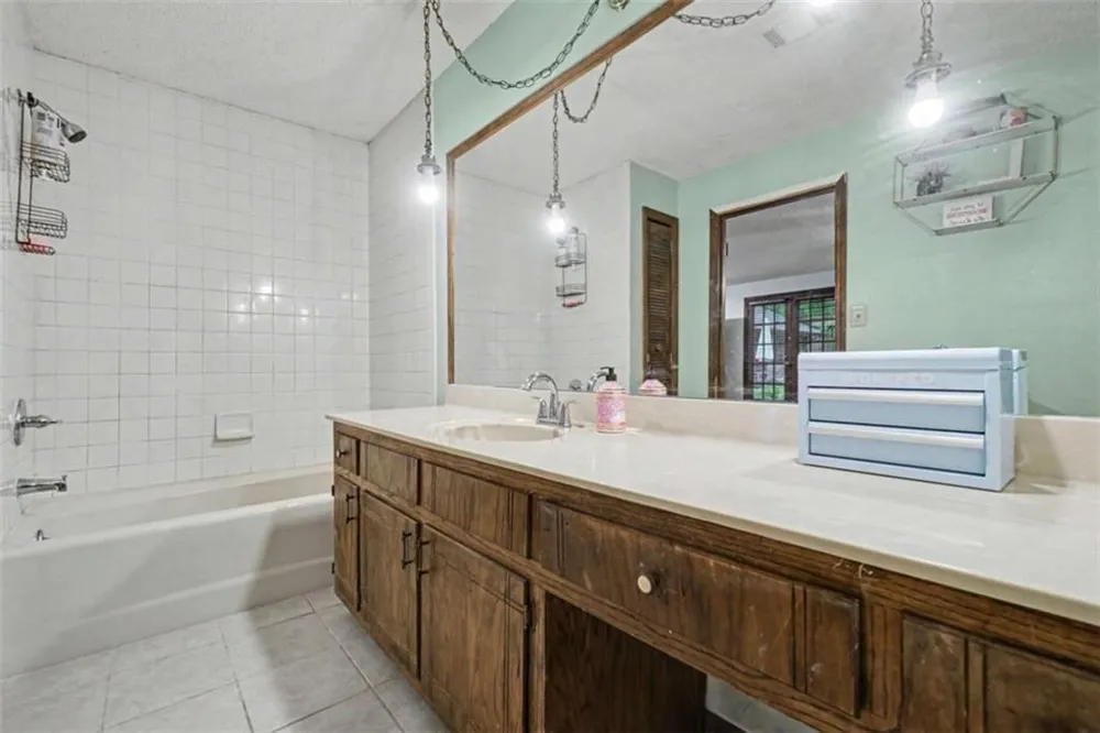 25 Woodall Rd Se White, GA 30184