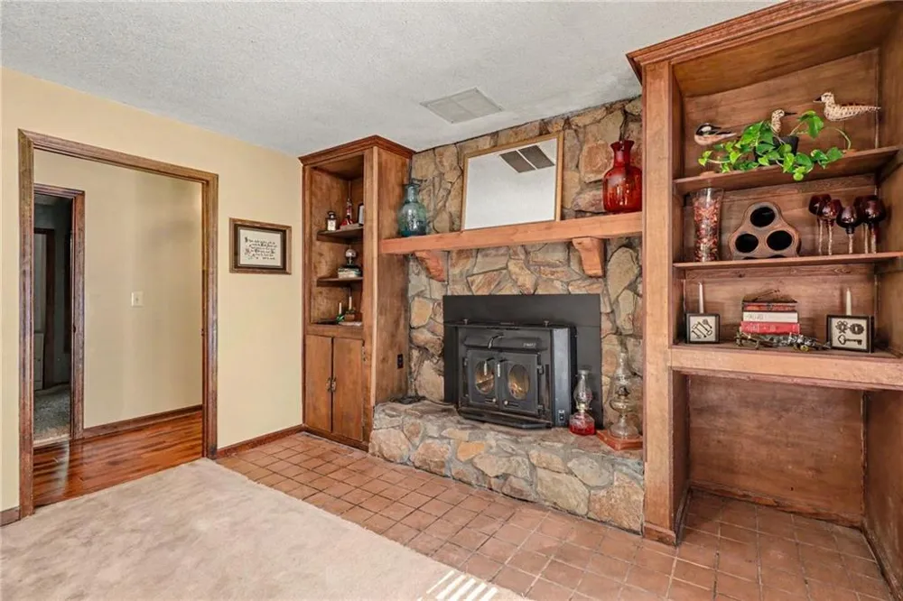 25 Woodall Rd Se White, GA 30184