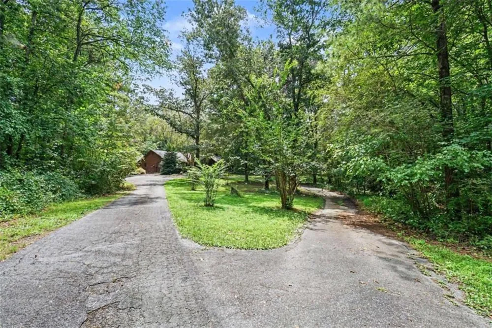 25 Woodall Rd Se White, GA 30184