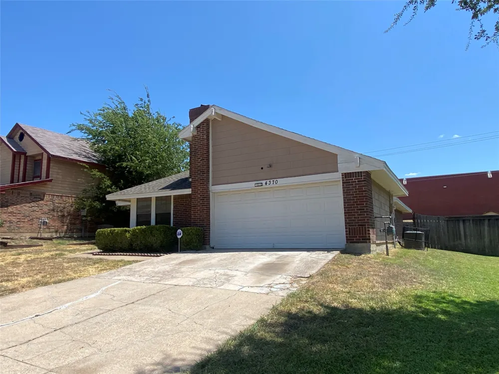 4370 Ashley Lane Grand Prairie, TX 75052