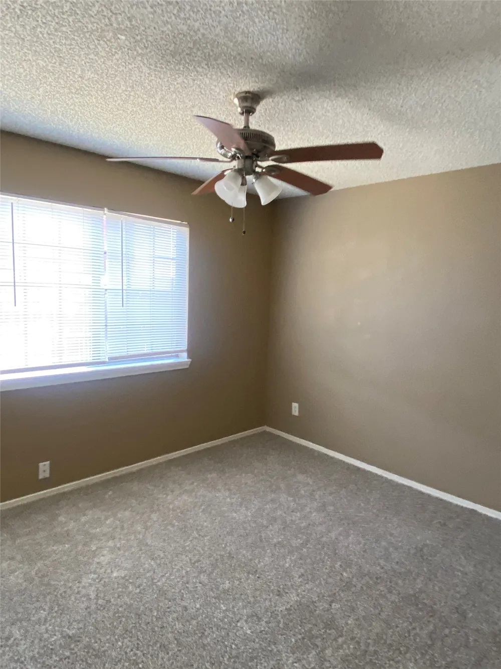 4370 Ashley Lane Grand Prairie, TX 75052