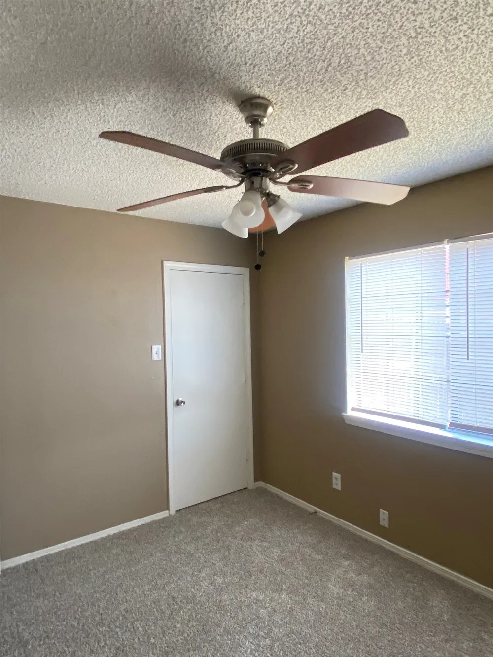 4370 Ashley Lane Grand Prairie, TX 75052