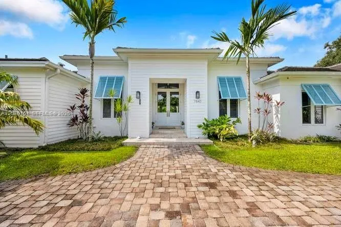 7840 SW 133rd Ter Pinecrest, FL 33156