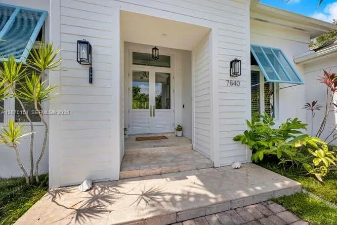 7840 SW 133rd Ter Pinecrest, FL 33156
