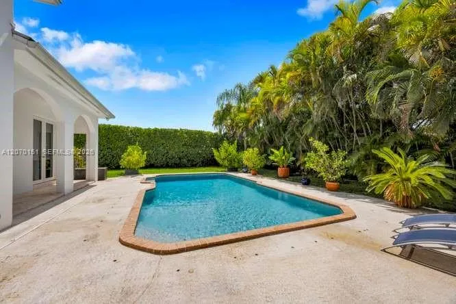7840 SW 133rd Ter Pinecrest, FL 33156