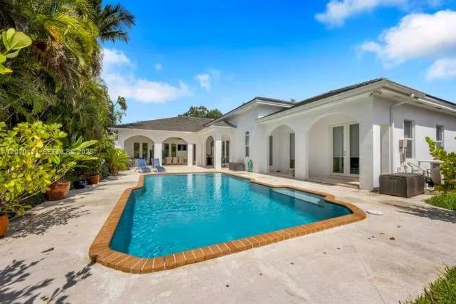 7840 SW 133rd Ter Pinecrest, FL 33156