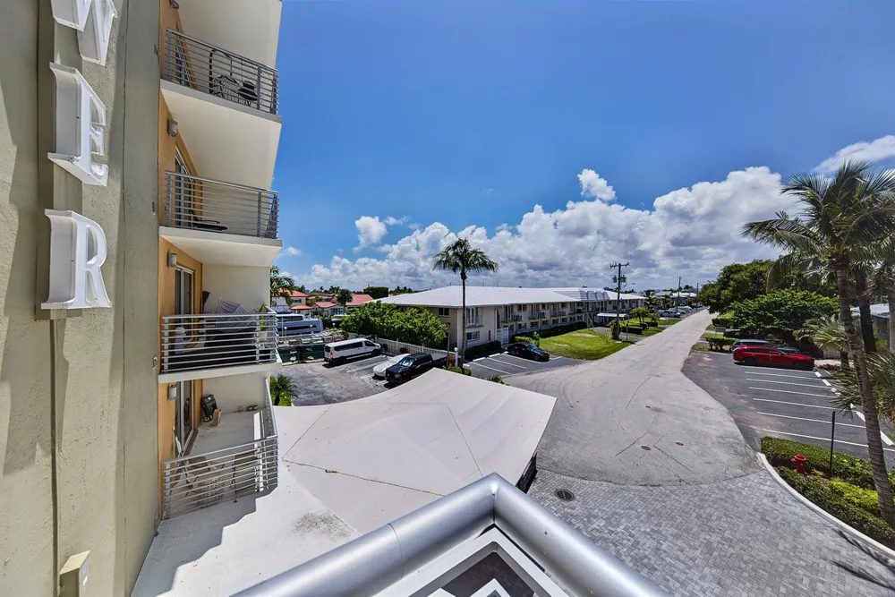 2900 NE 30TH STREET #D-3 Fort Lauderdale, FL 33306