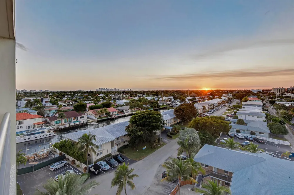 2900 NE 30TH STREET #D-3 Fort Lauderdale, FL 33306