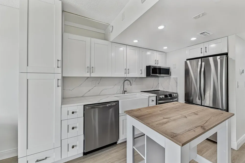 2900 NE 30TH STREET #D-3 Fort Lauderdale, FL 33306