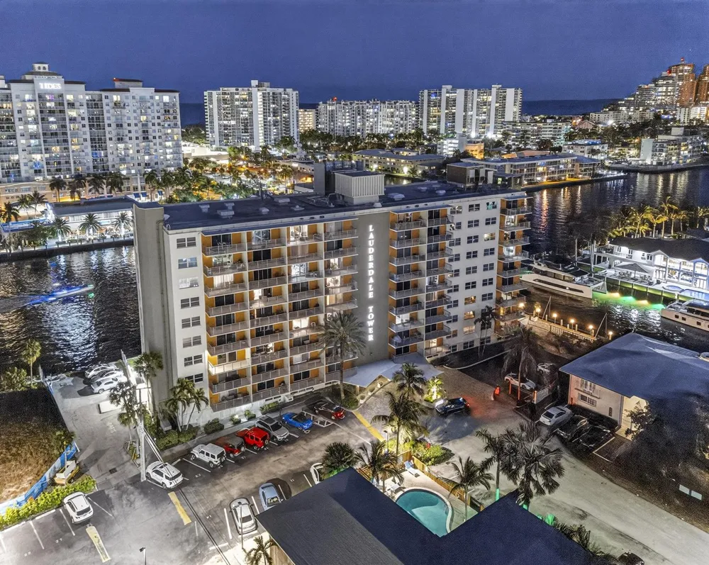 2900 NE 30TH STREET #D-3 Fort Lauderdale, FL 33306